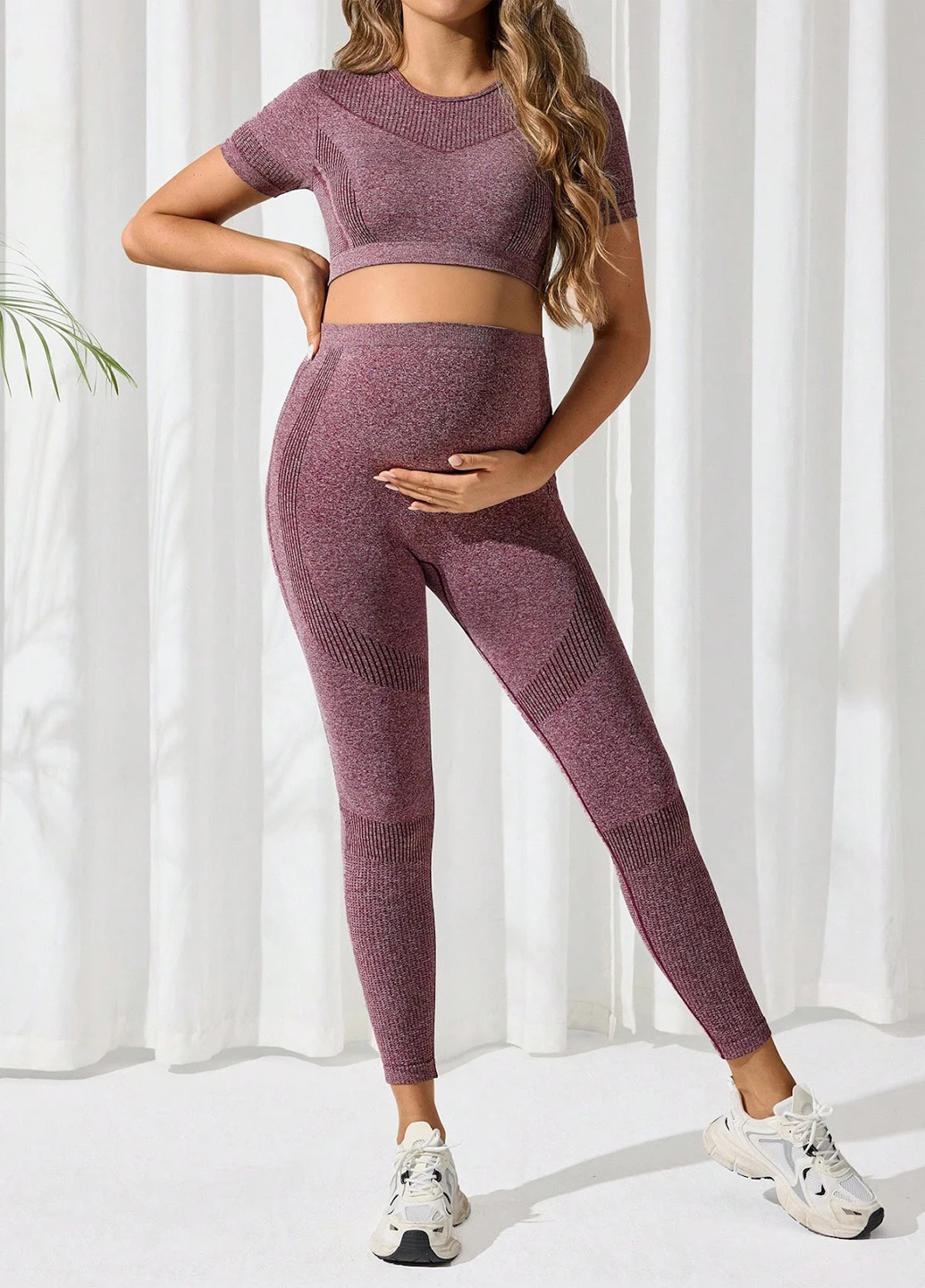 Костюм для беременных (топ, леггинсы) SHEIN (323619016)
