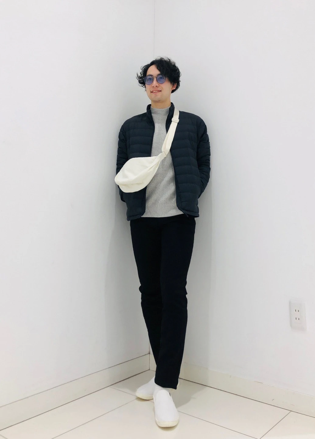Серый демисезонный свитер Uniqlo