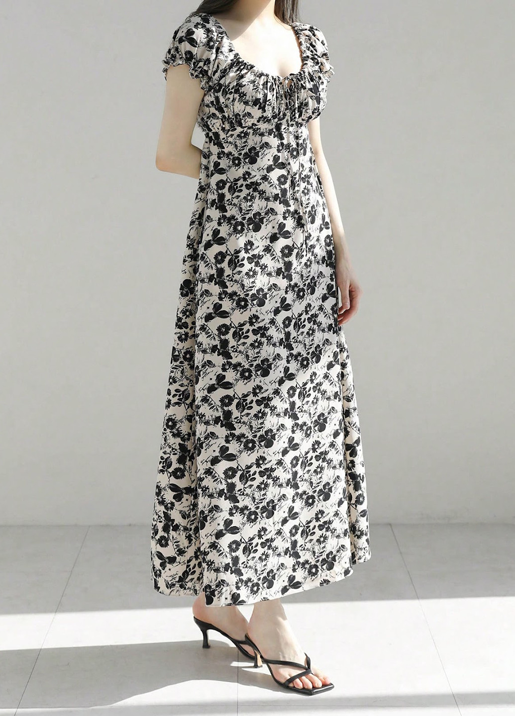 Чорно-білий кежуал сукня а-силует SHEIN з квітковим принтом