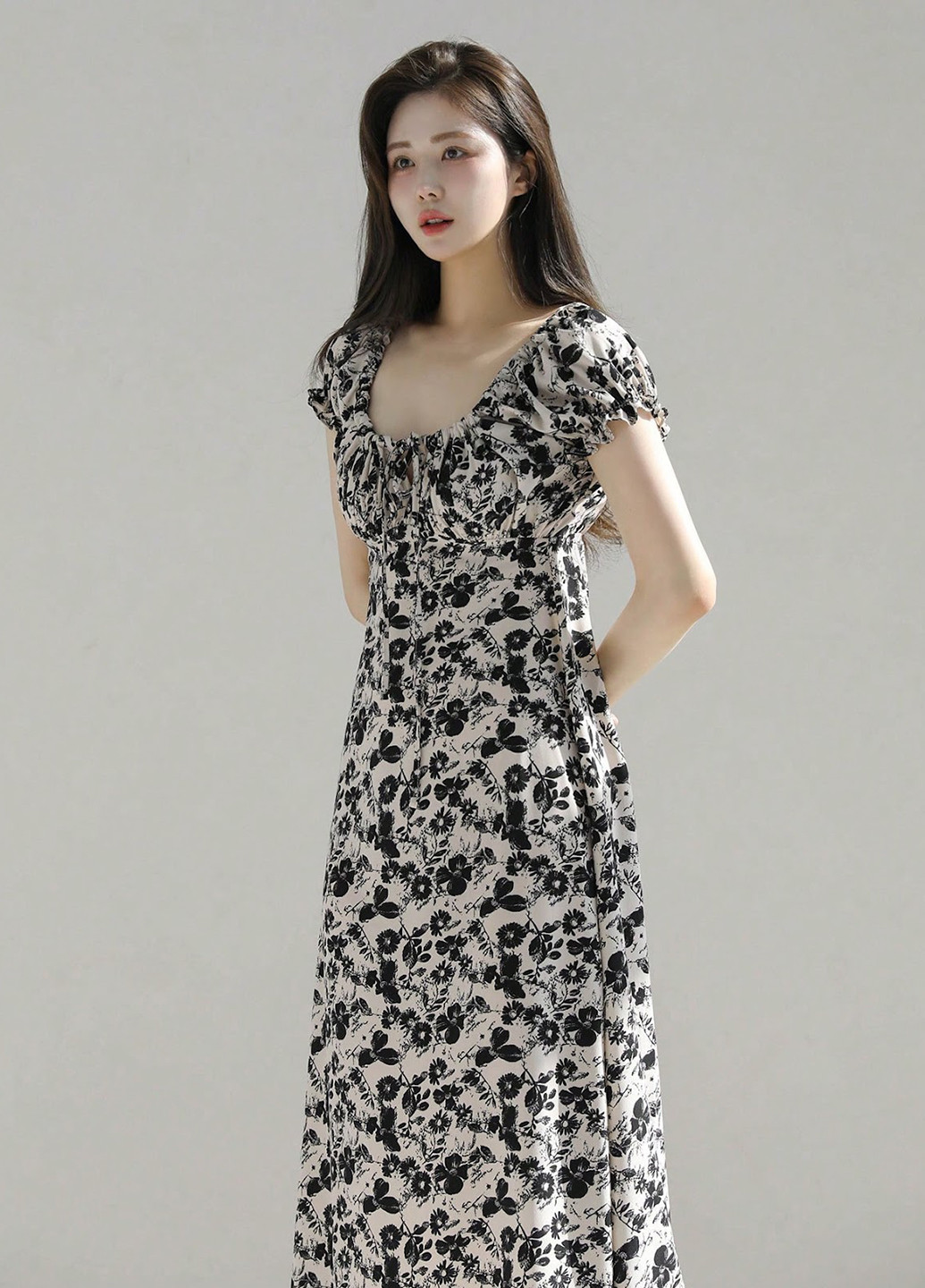 Чорно-білий кежуал сукня а-силует SHEIN з квітковим принтом