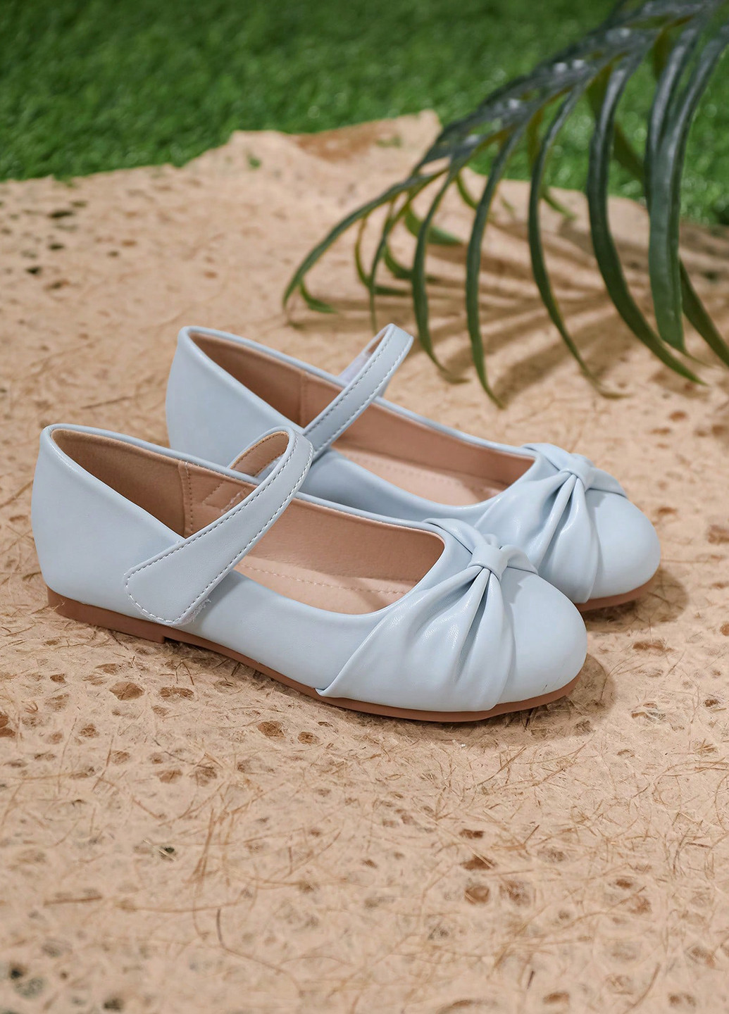 Светло-голубые туфли на низком каблуке SHEIN