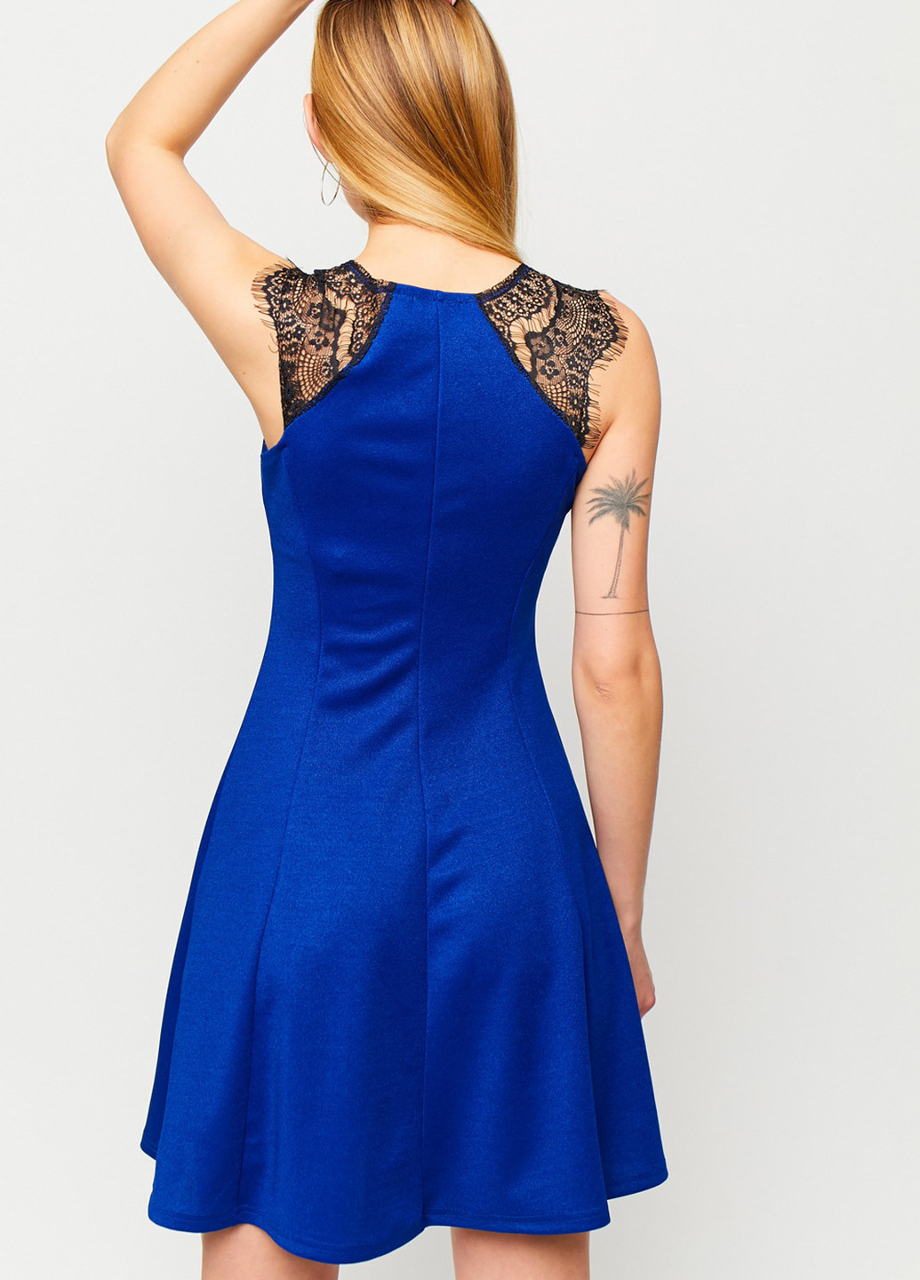 Синее коктейльное платье клеш Karree однотонное