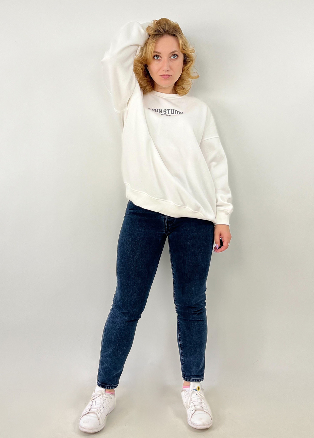 Молочний світшот Boohoo напис без декору (303107996)