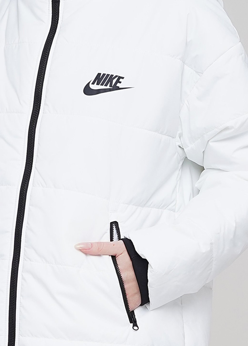 Біла зимня куртка Nike
