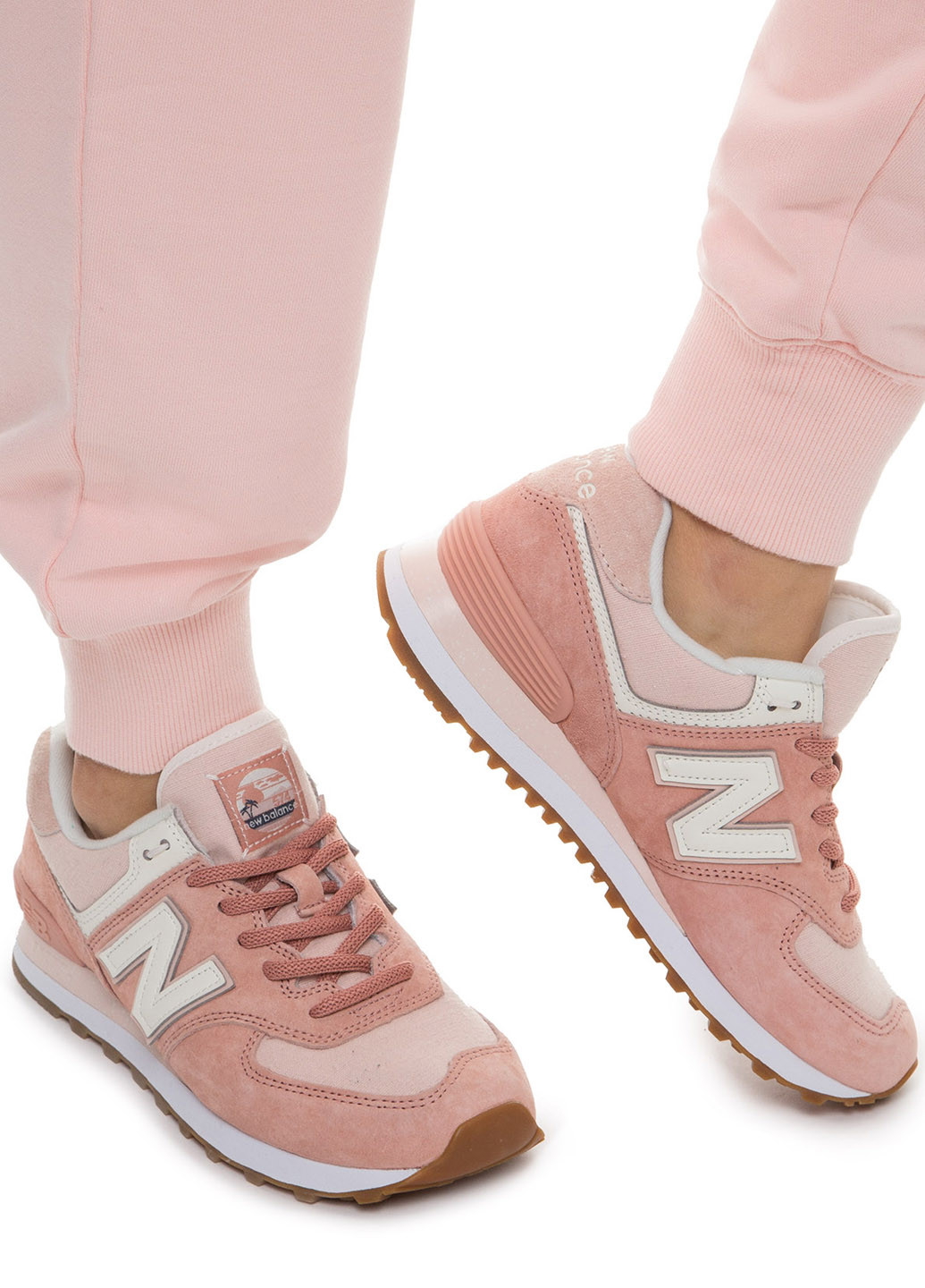 Светло-розовые всесезонные кроссовки New Balance 574