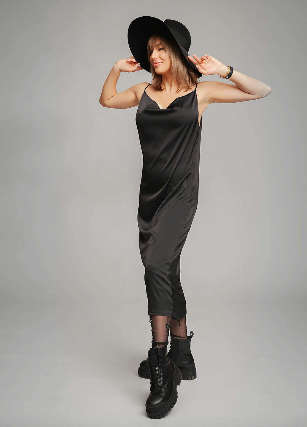 Черное кэжуал платье платье-комбинация Leya однотонное
