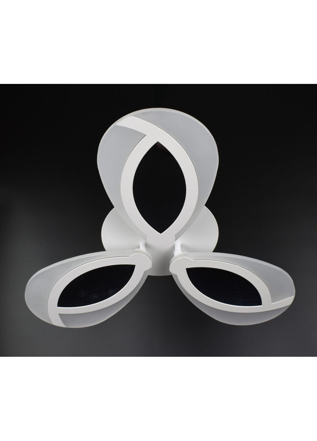 Люстра стельова LED з пультом A2701/3-wh Білий 8х49х49 см. Sunnysky (253630142)