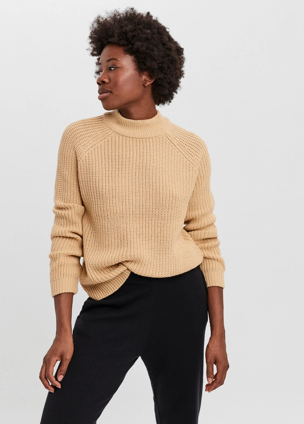Бежевий демісезонний светр Vero Moda