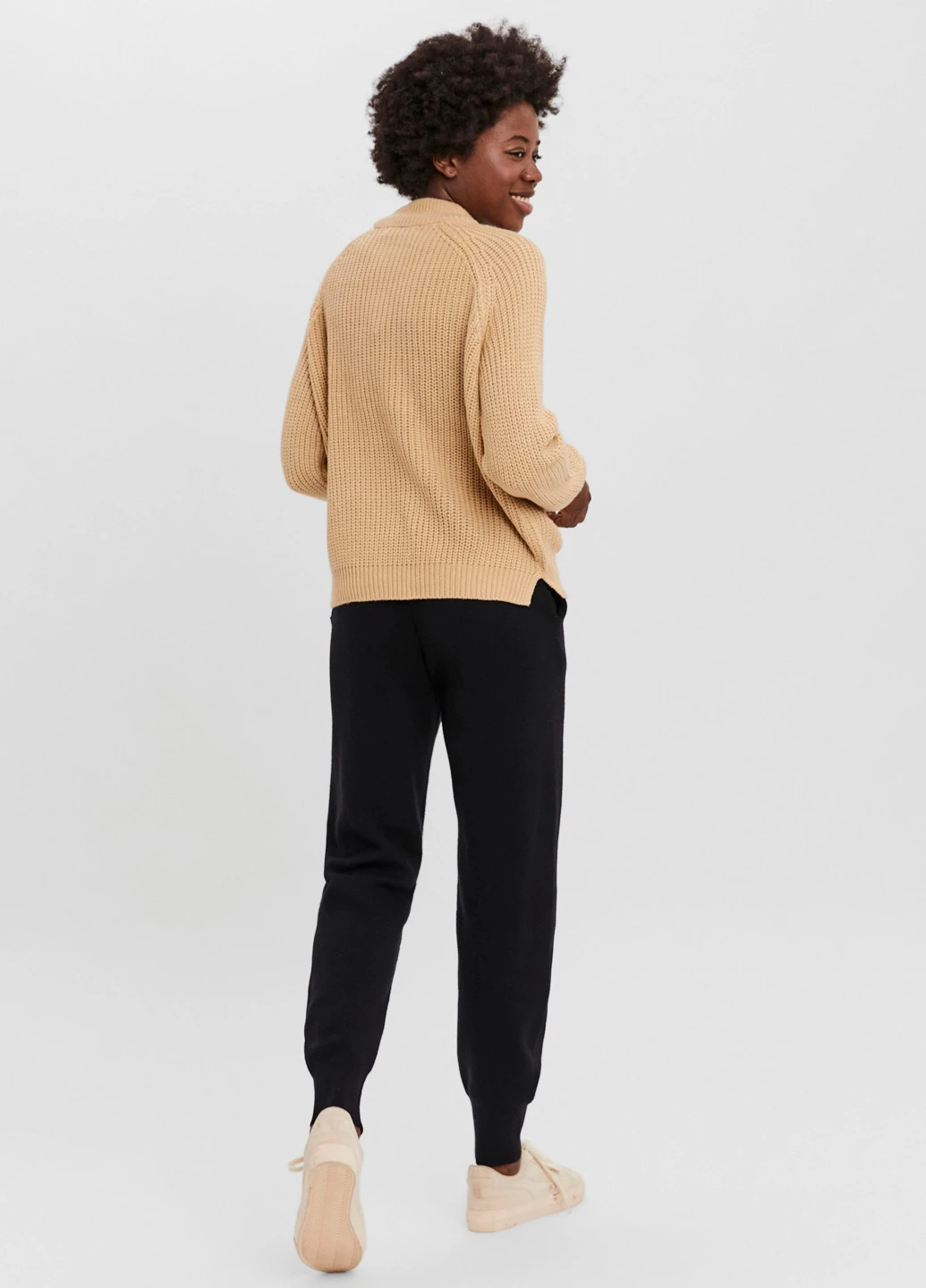 Бежевий демісезонний светр Vero Moda