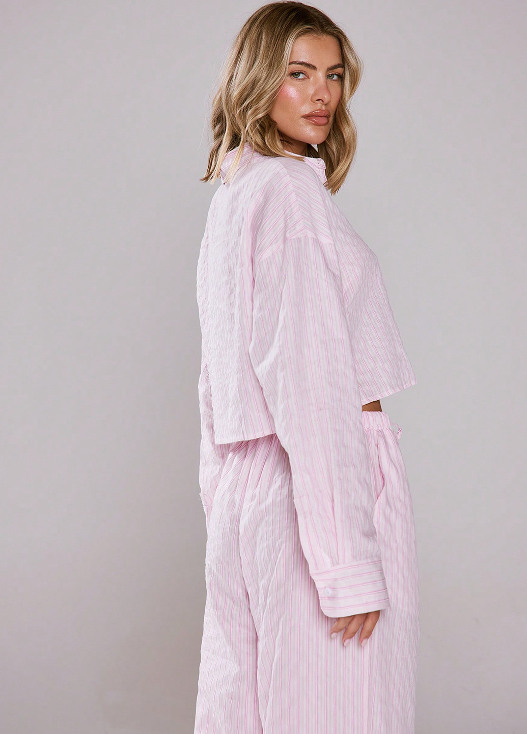 Розовая кэжуал рубашка в полоску SHEIN