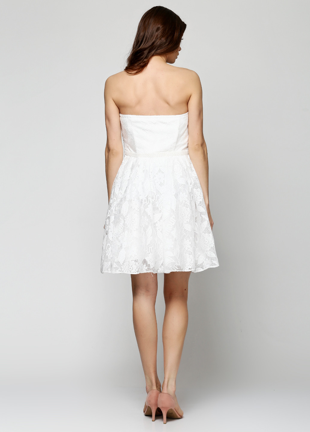 Белое коктейльное платье Naf Naf однотонное