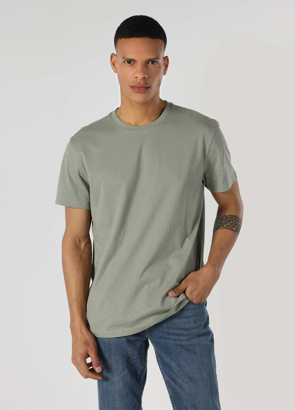 Серо-зеленая футболка Colin's