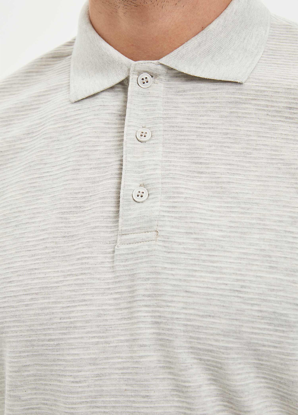 Светло-бежевая футболка-поло для мужчин DeFacto