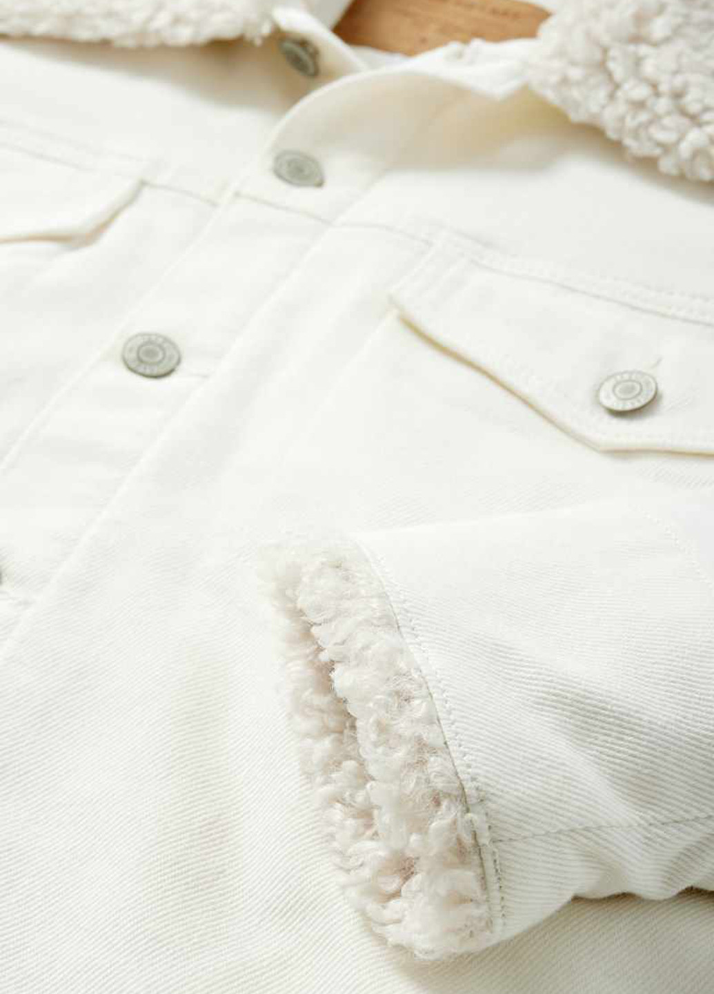 Молочна демісезонна куртка C&A