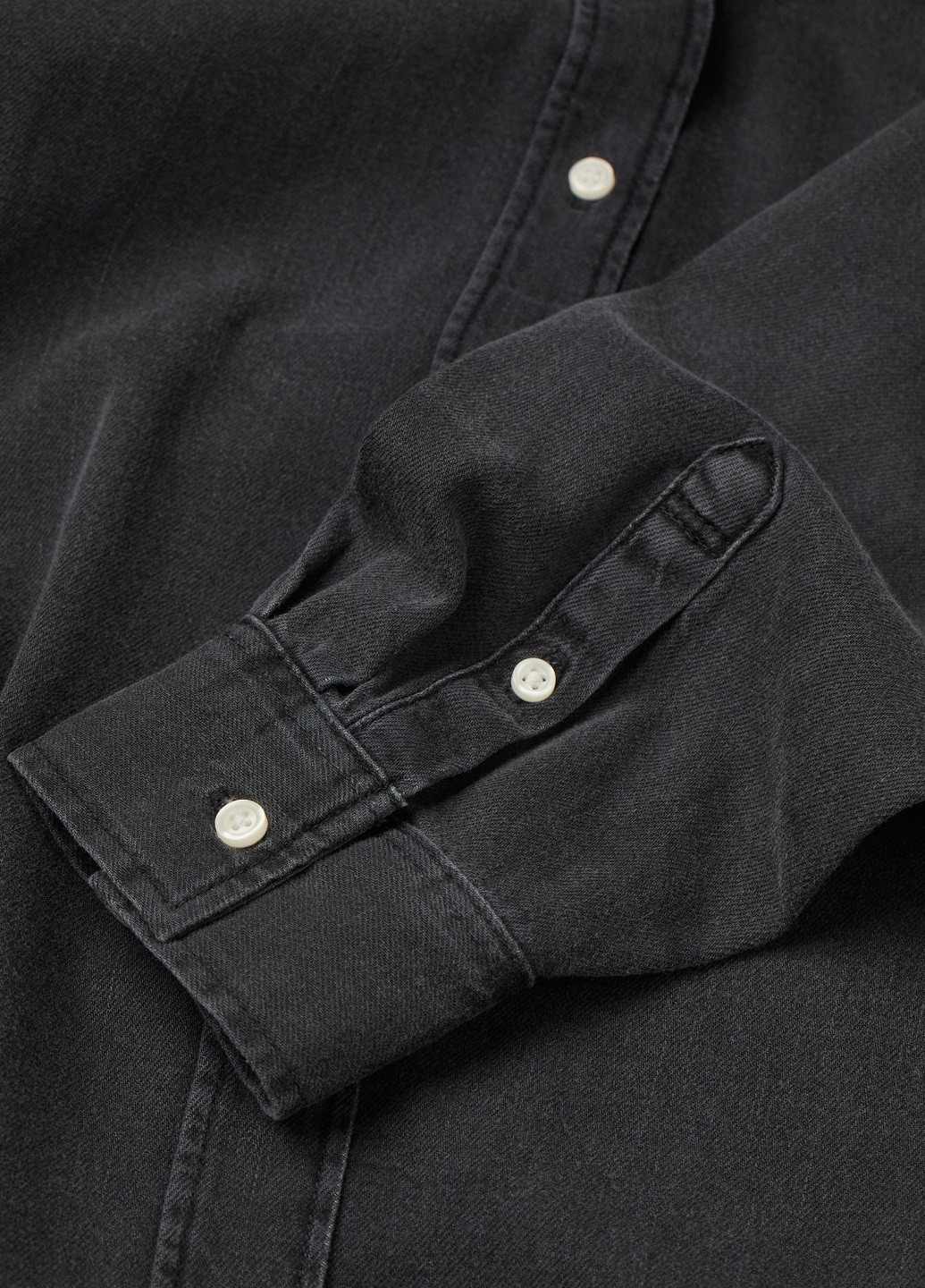 Черная джинсовая рубашка однотонная H&M