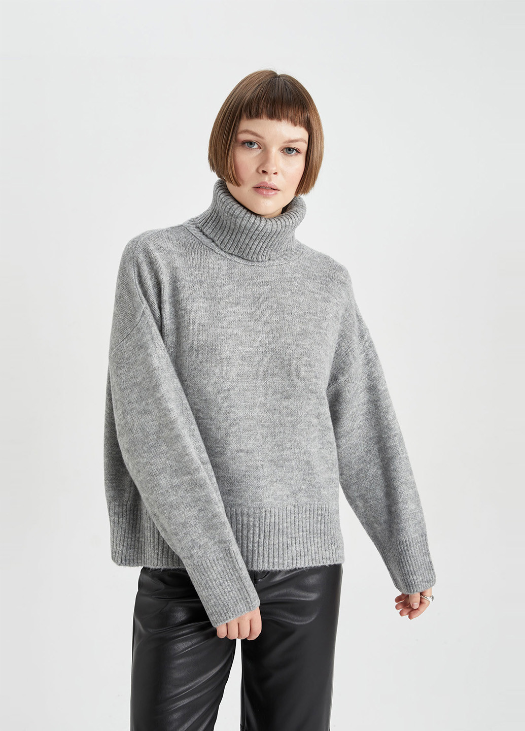 Серый зимний свитер DeFacto
