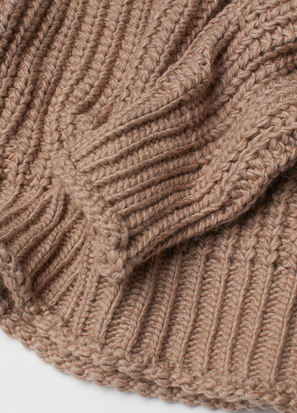 Бежевый зимний свитер H&M