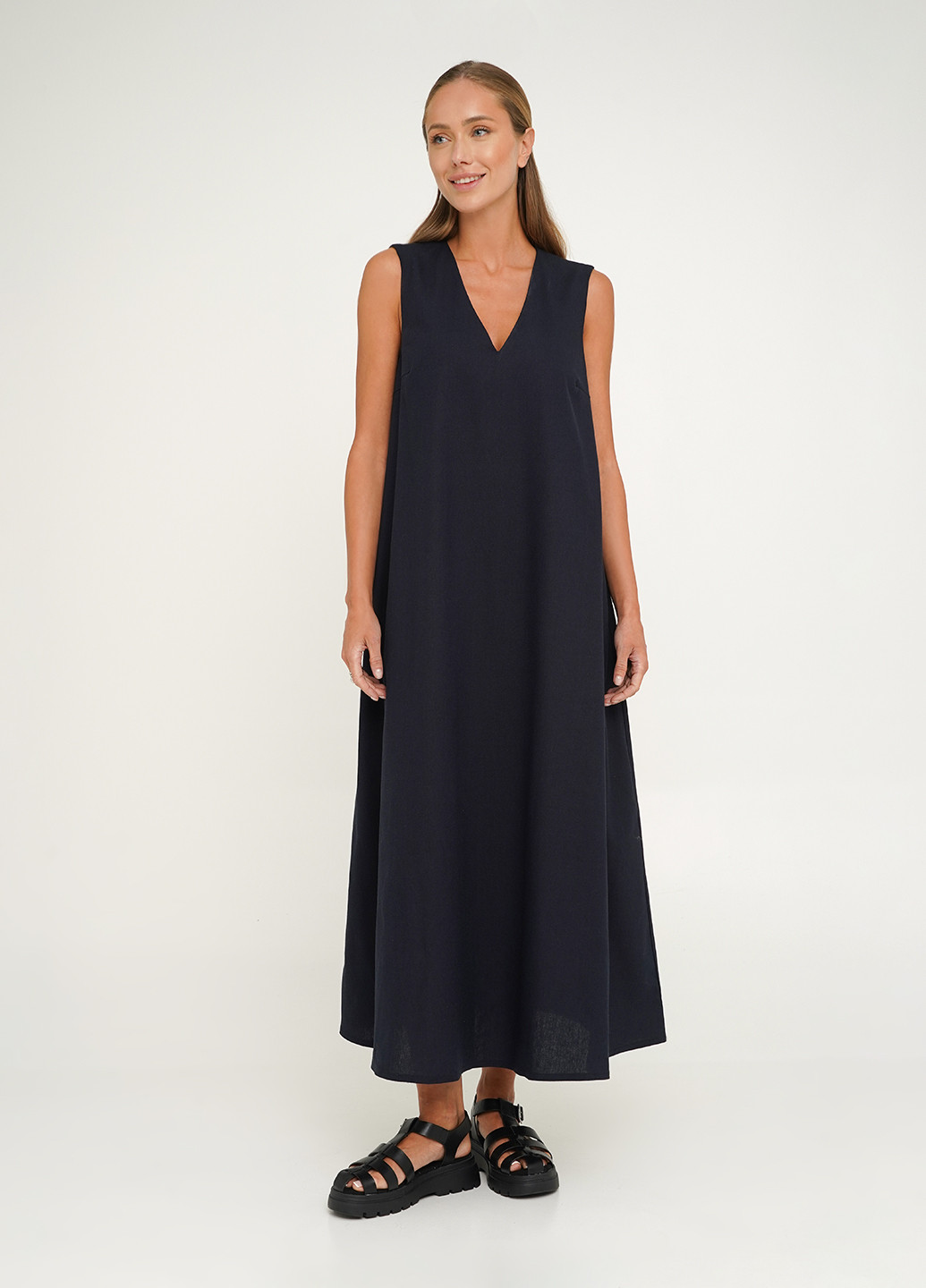 Темно-синя кежуал сукня лляна з глибоким вирізом оверсайз KASTA design однотонна