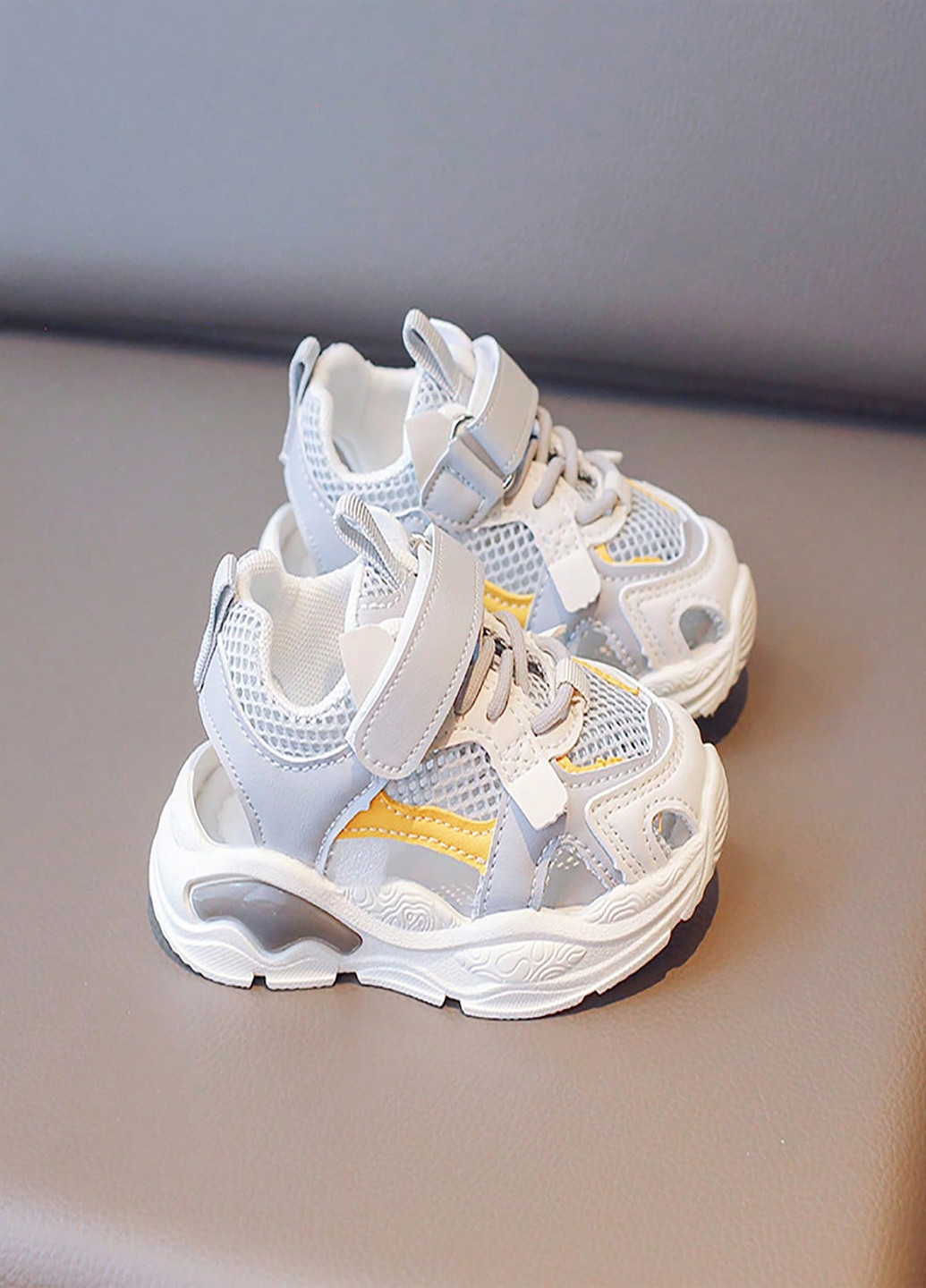 Белые кэжуал сандалии SHEIN на липучке