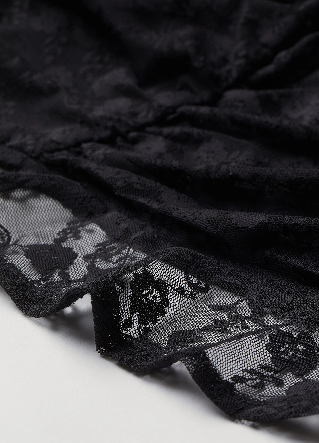 Черное вечернее платье H&M однотонное