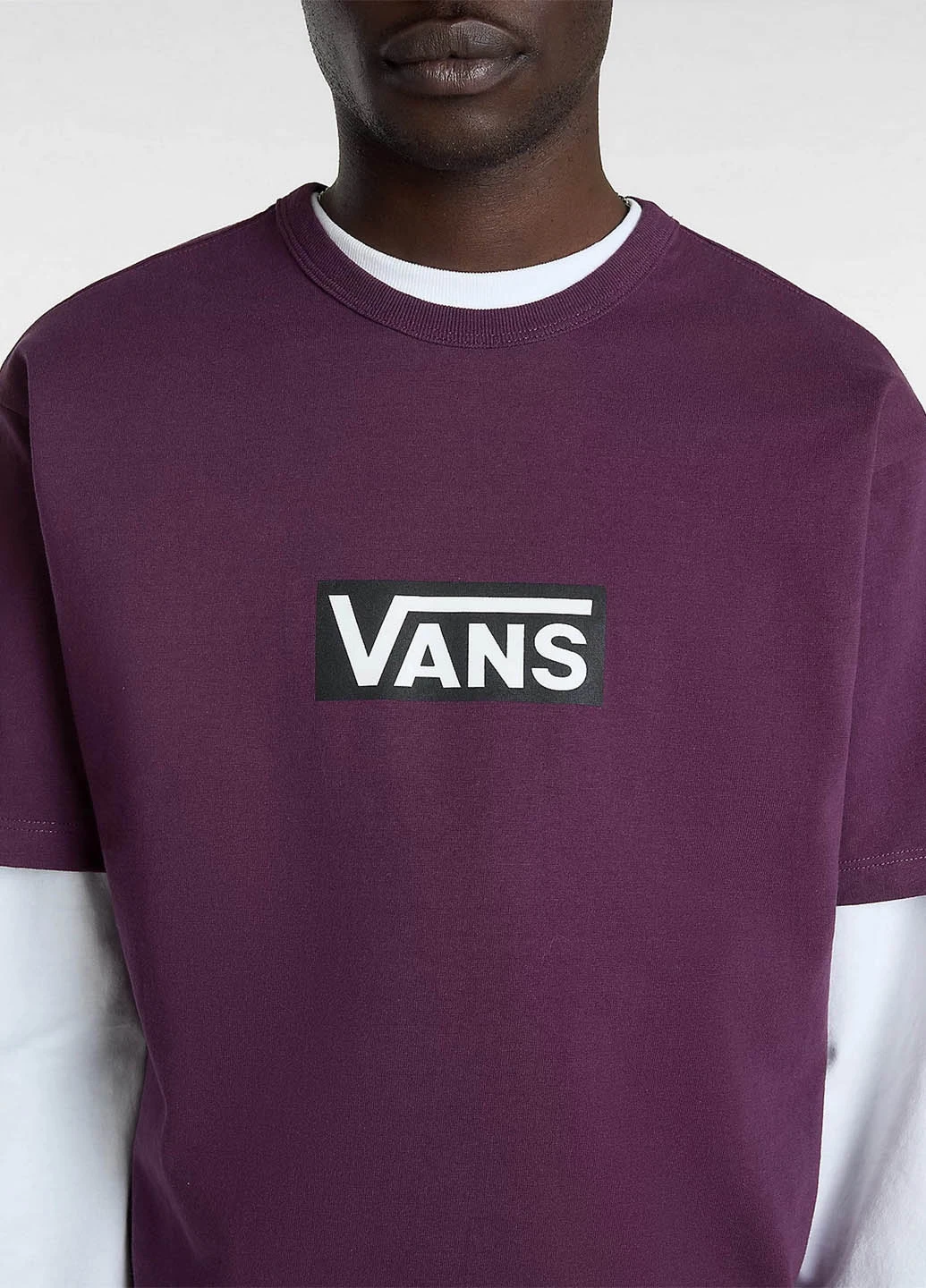 Сливовая футболка Vans