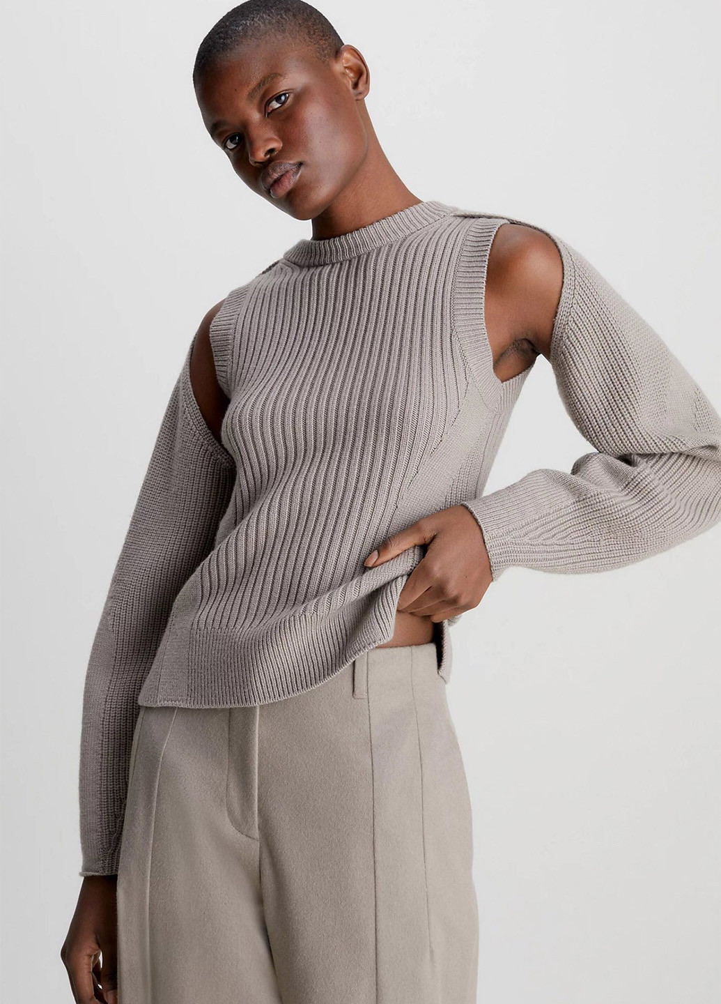 Серо-бежевый зимний свитер Calvin Klein