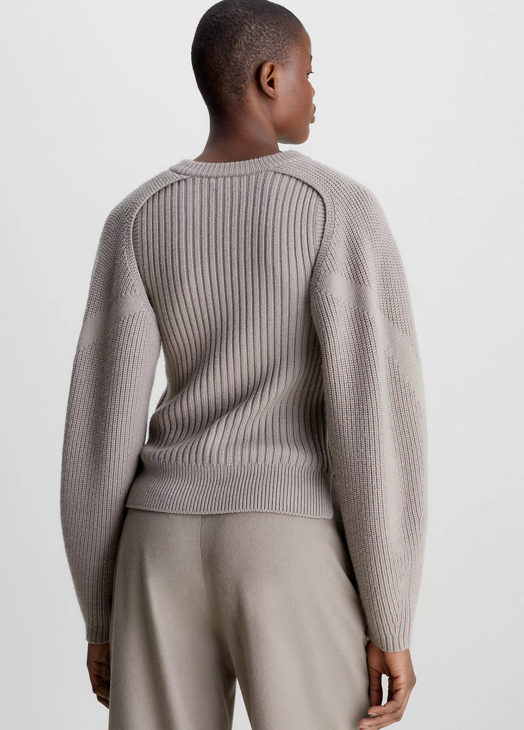 Серо-бежевый зимний свитер Calvin Klein