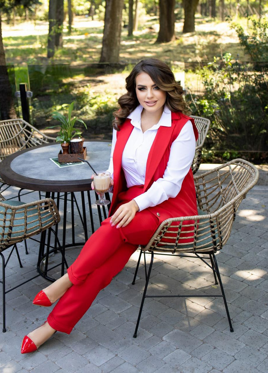 Жіночий костюм двійка брюки з жилетом червоного кольору р.42/44 374502 New Trend (255275382)