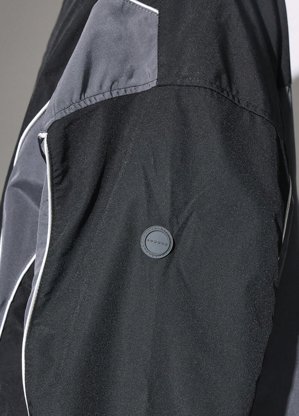 Чорна демісезонна вітровка SHEIN