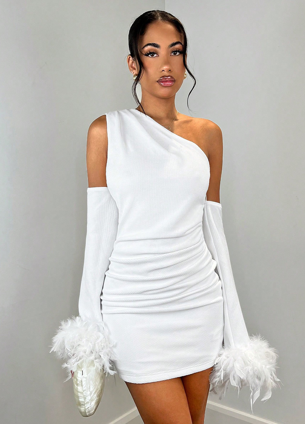 Білий коктейльна сукня на одне плече, з відкритими плечима SHEIN однотонна