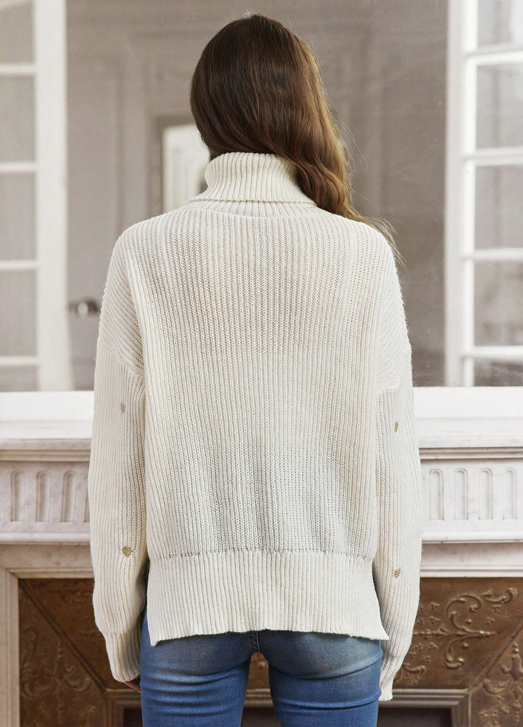 Молочный демисезонный свитер SHEIN