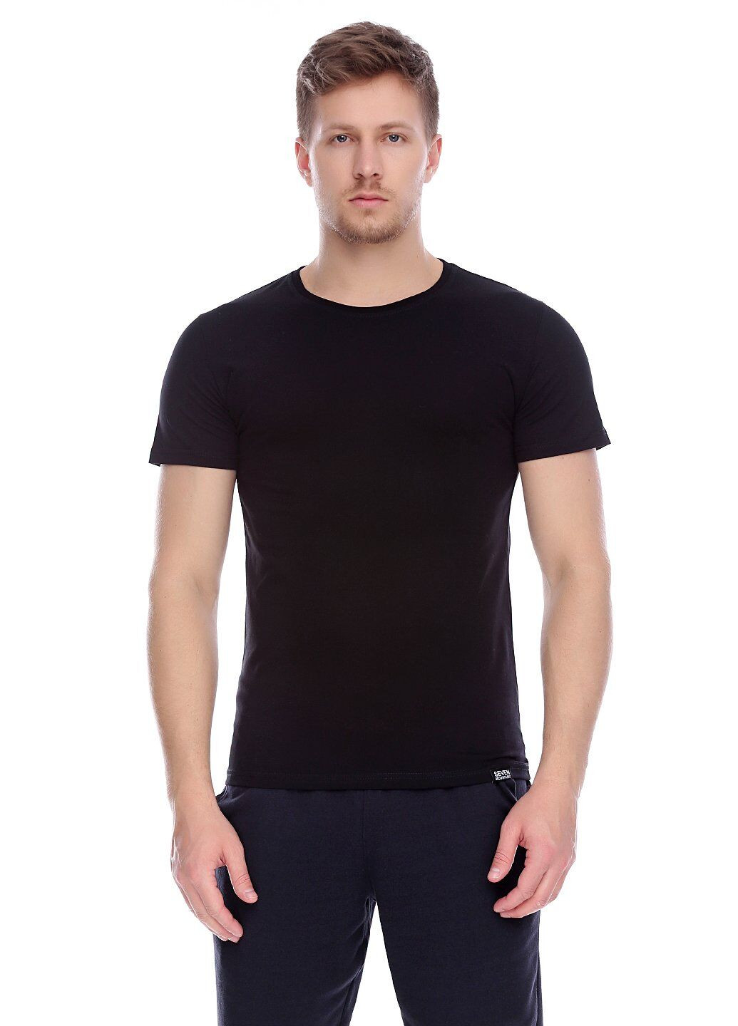 Черная футболка Trendy