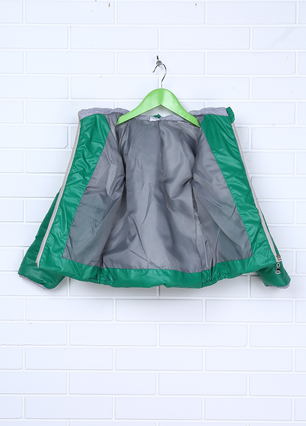 Зелена демісезонна куртка Одягайко