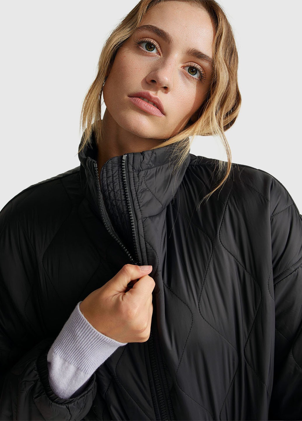Чорна демісезонна куртка куртка-лайнер United Colors of Benetton