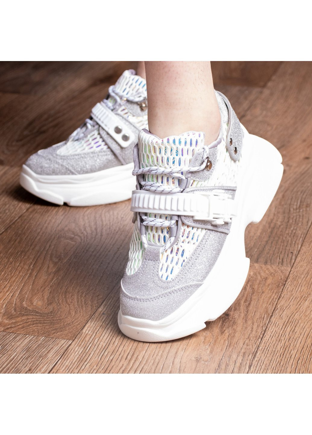 Срібні осінні жіночі кросівки dorky 1707 36 23 см срібло Fashion