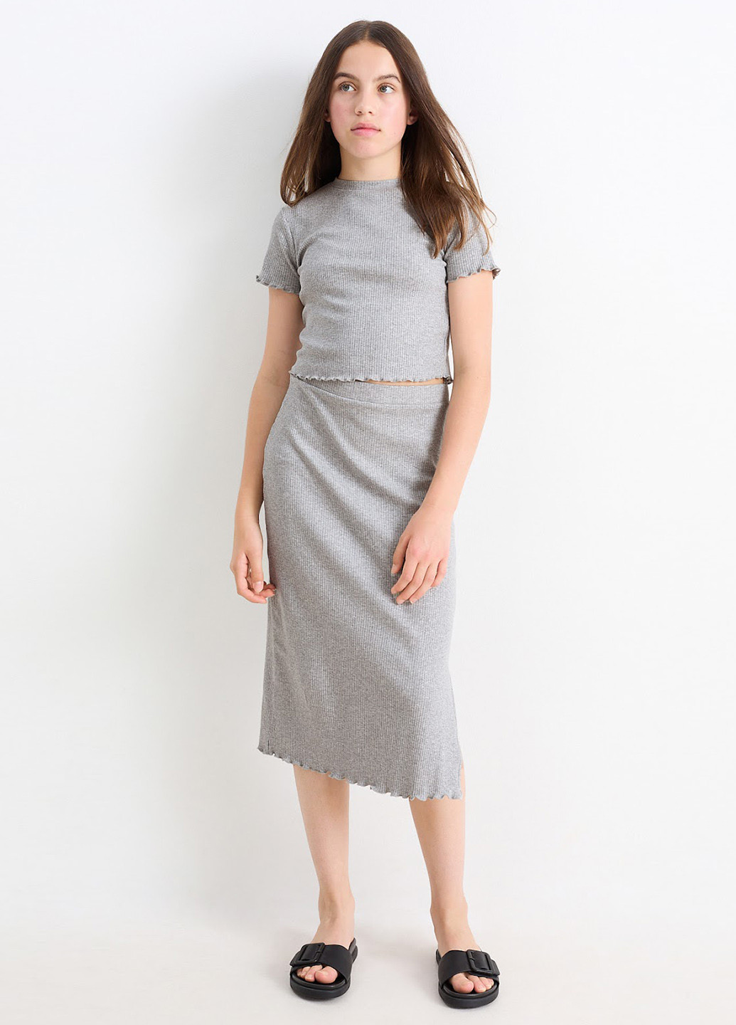 Серая летняя футболка C&A