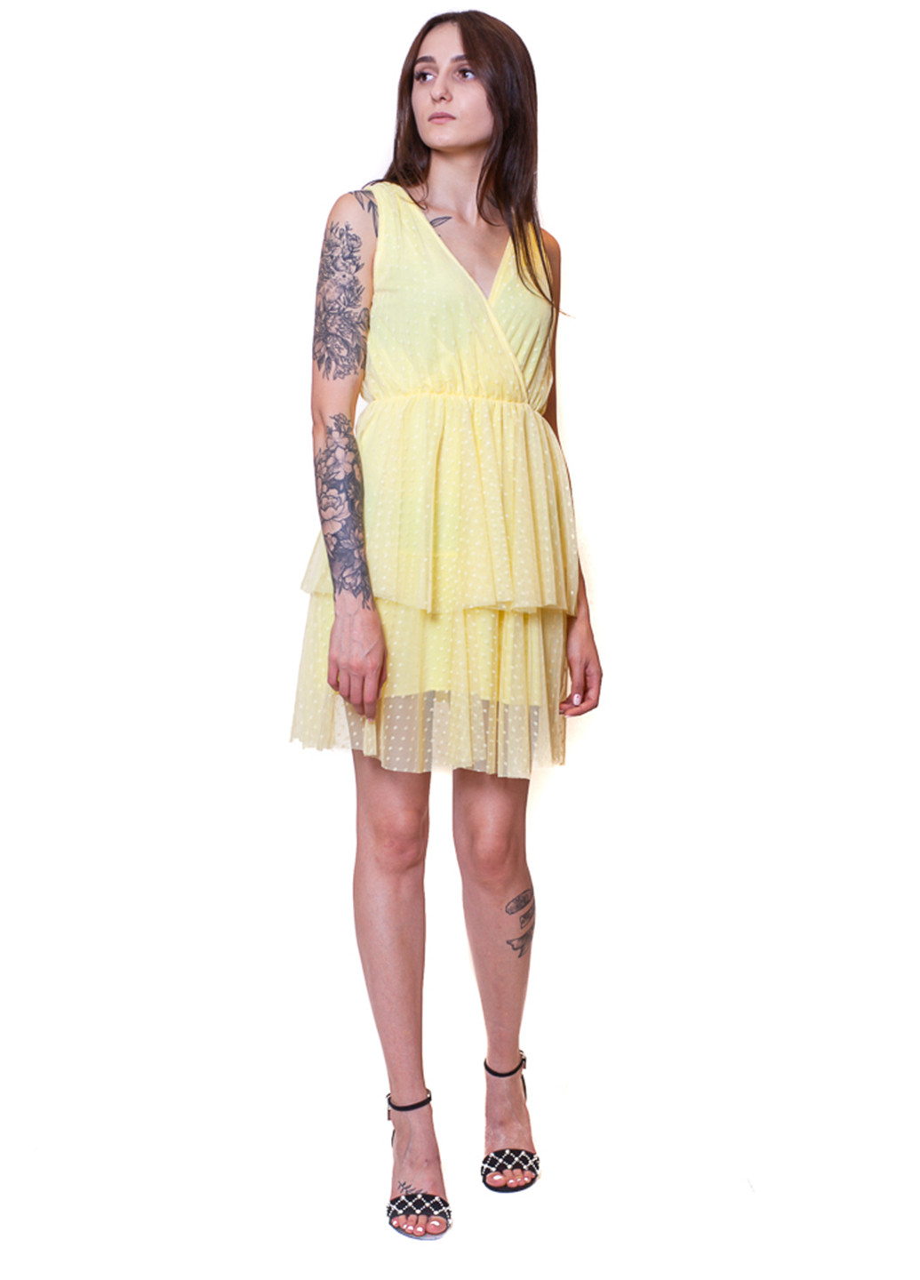 Желтое кэжуал платье на запах Vanessa Scott в горошек