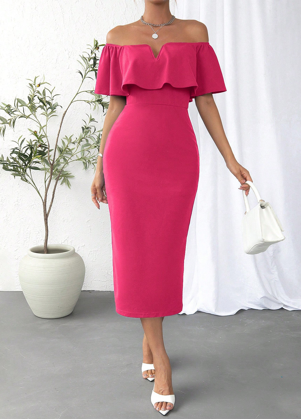 Фуксиновое (цвета Фуксия) кэжуал платье с открытыми плечами, футляр SHEIN однотонное