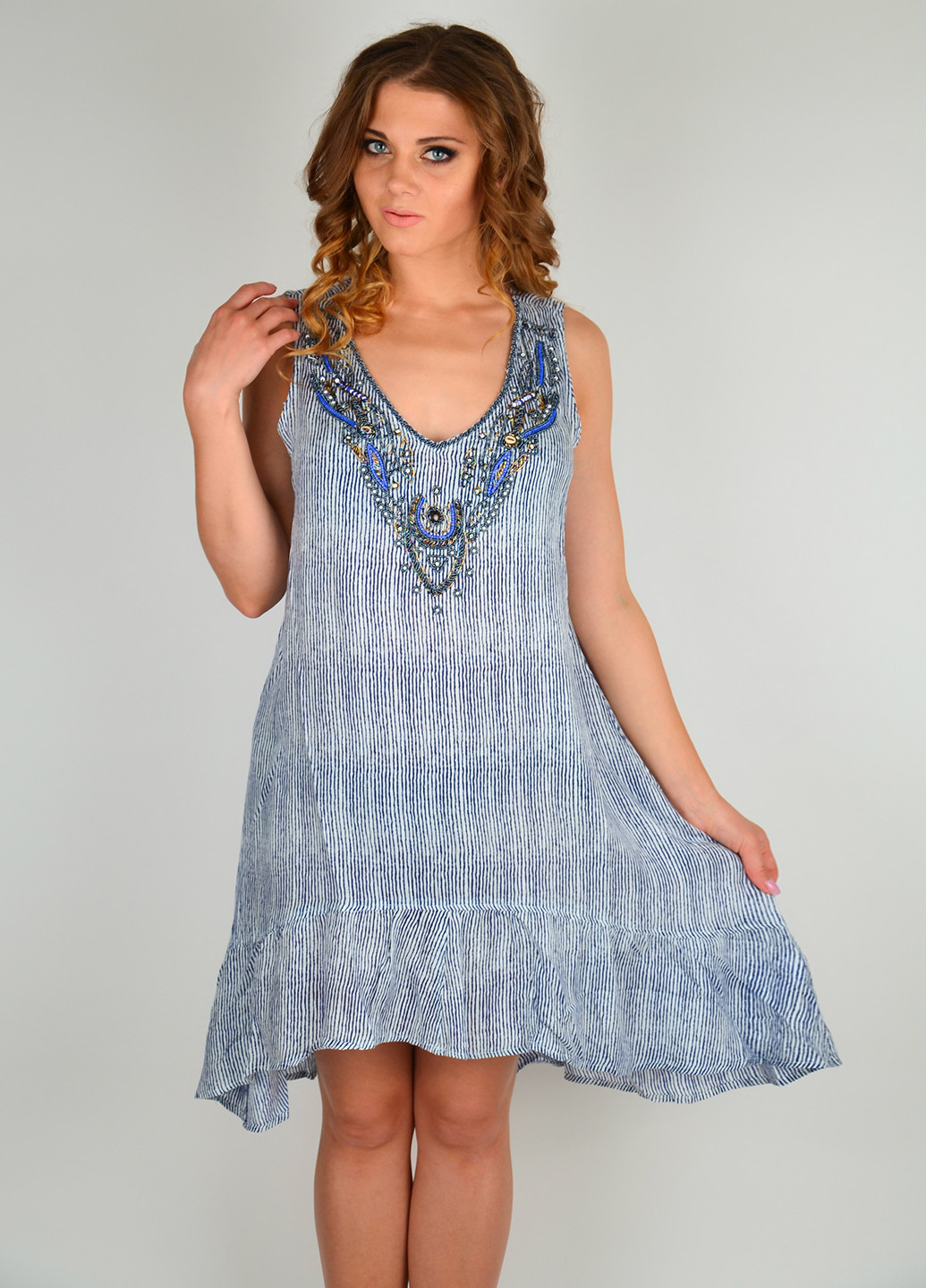 Светло-синее пляжное платье Iconique в полоску