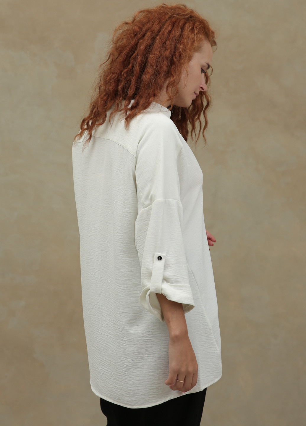 Біла демісезонна сорочка - туніка з легкої віскозної жниварки, оригінального крою INNOE Белая блуза