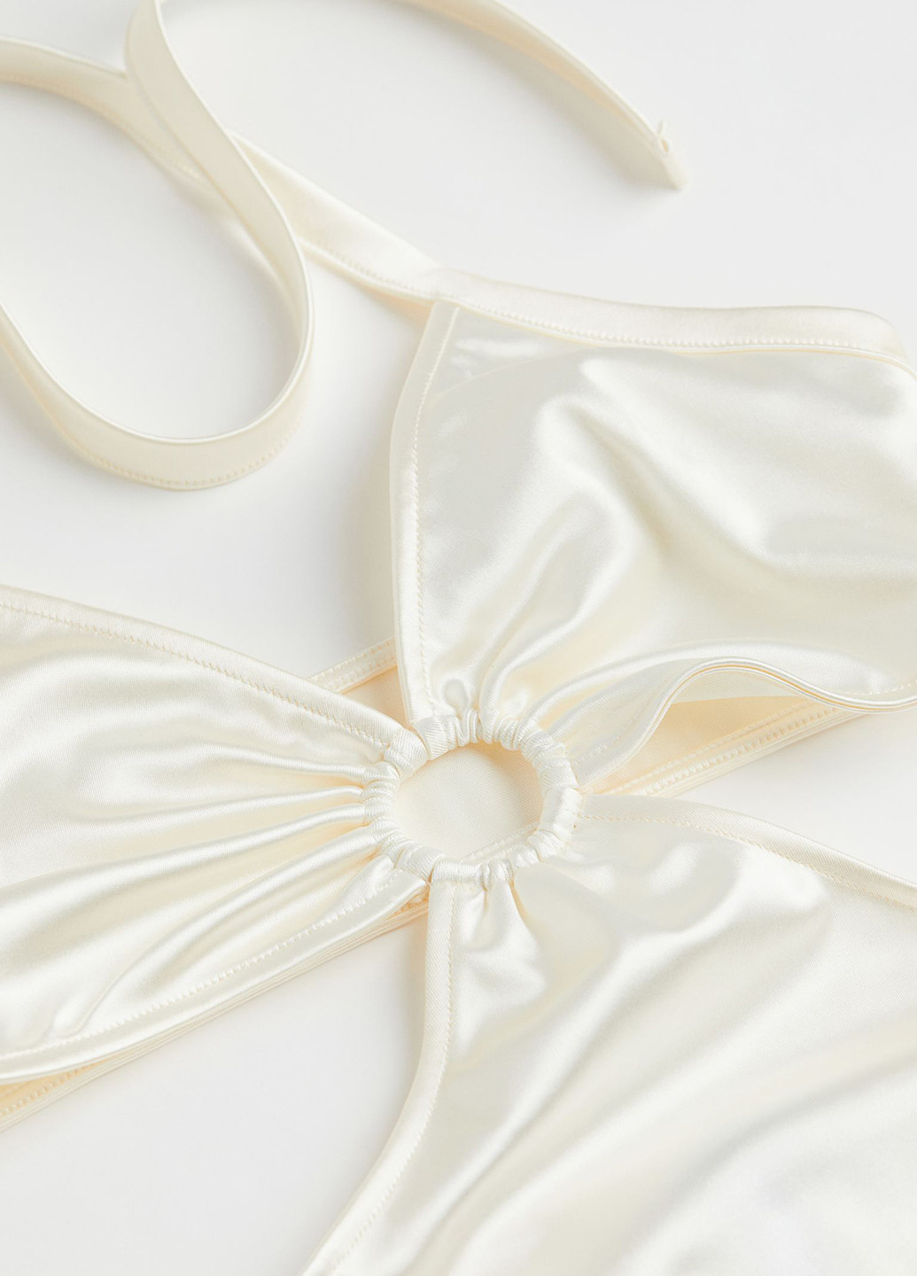 Білий коктейльна сукня з відкритими плечима H&M однотонна