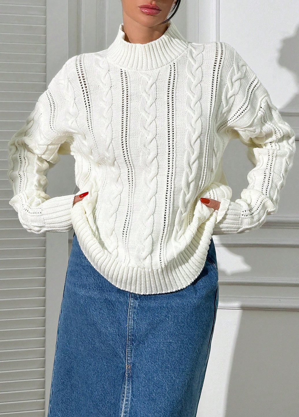 Белый демисезонный свитер джемпер SHEIN