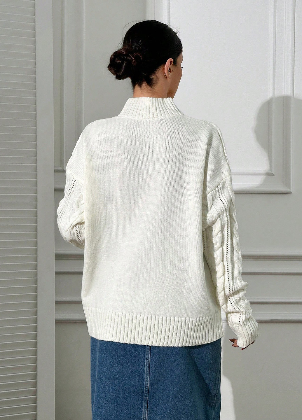 Белый демисезонный свитер джемпер SHEIN