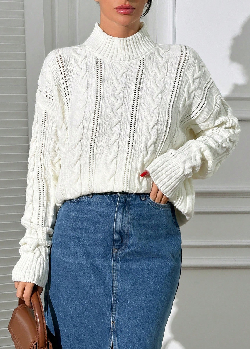 Белый демисезонный свитер джемпер SHEIN