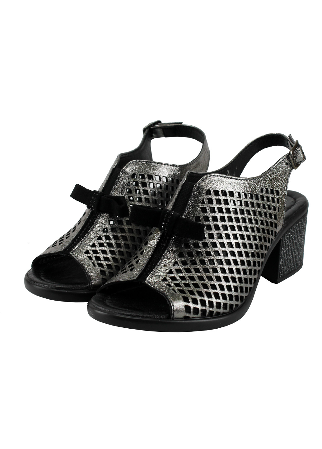 Серебряные босоножки Twenty Two