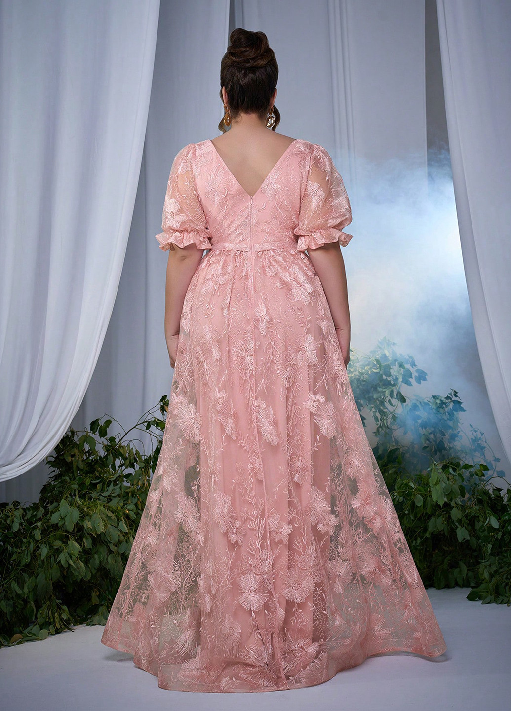 Бледно-розовое праздничный, вечернее платье SHEIN однотонное