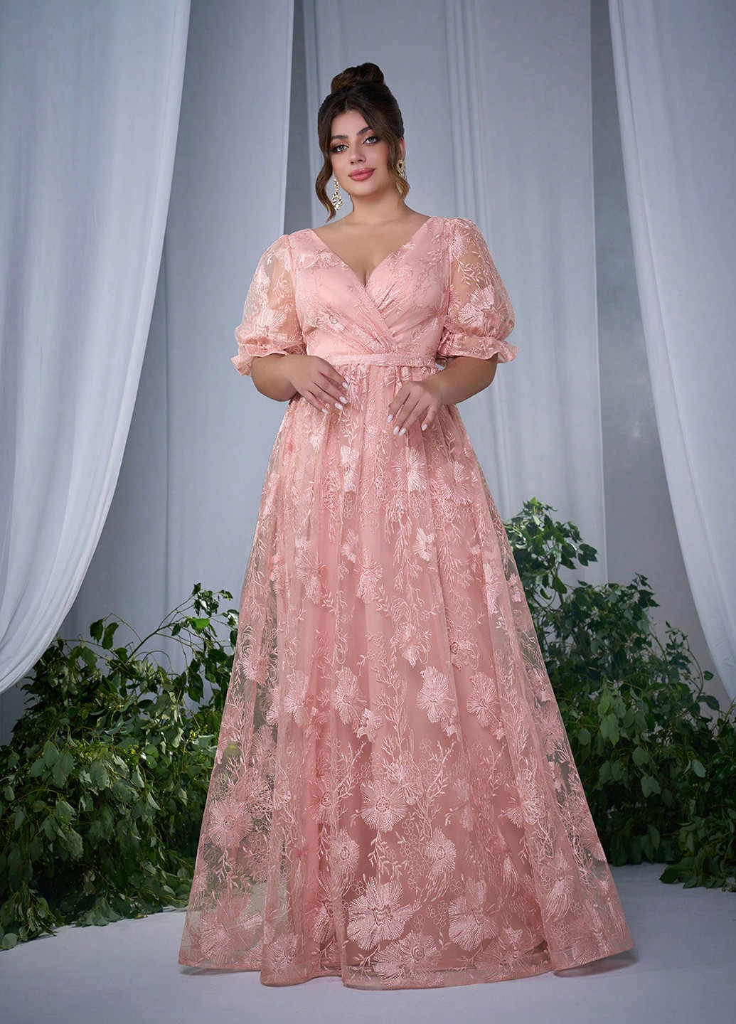 Бледно-розовое праздничный, вечернее платье SHEIN однотонное