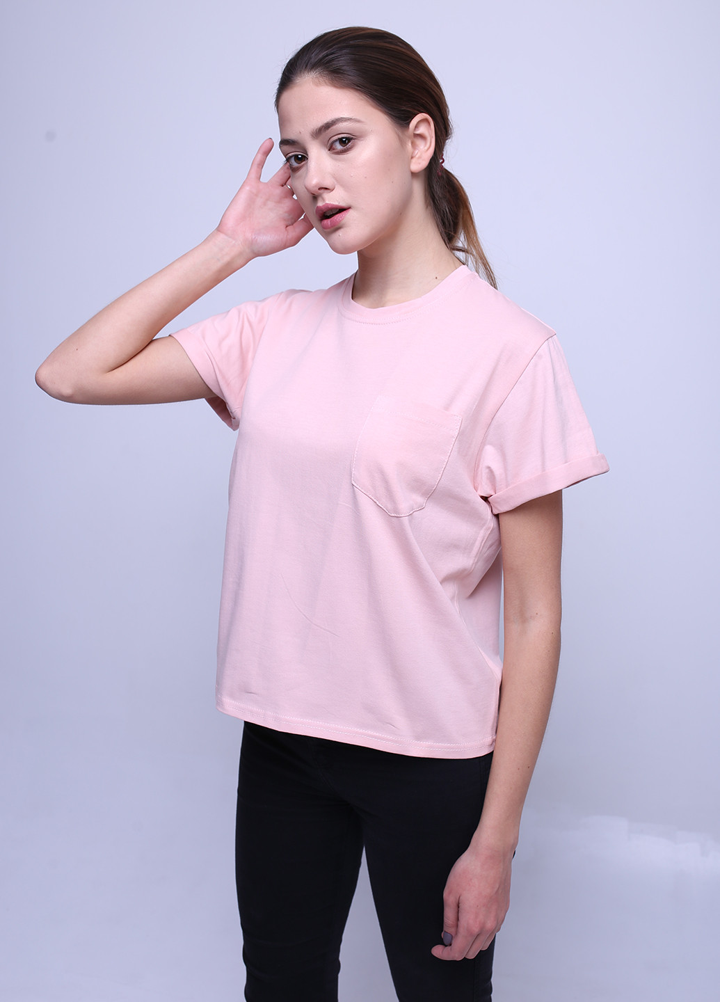 Розовая летняя футболка Monro