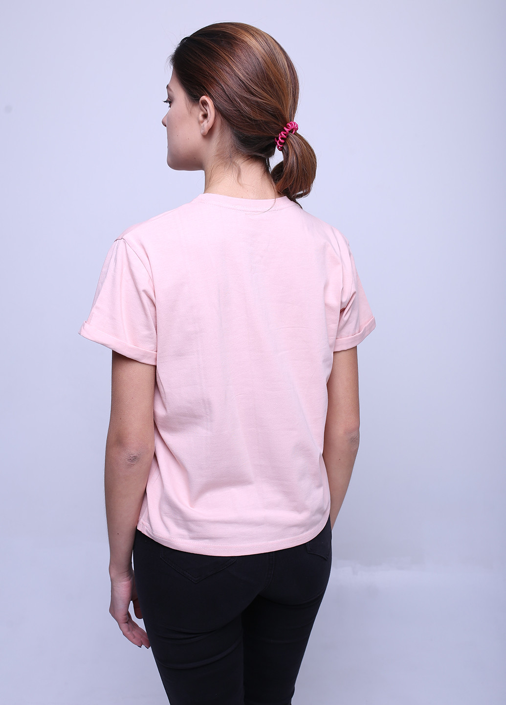 Розовая летняя футболка Monro