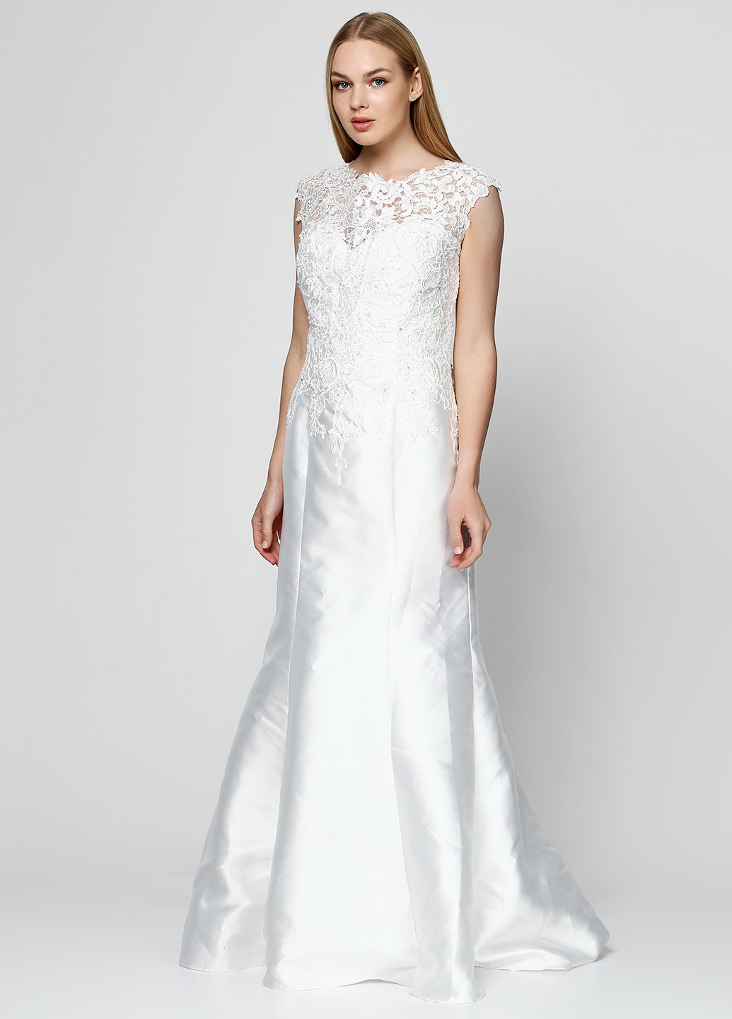 Белое свадебное платье макси Magic Bride однотонное